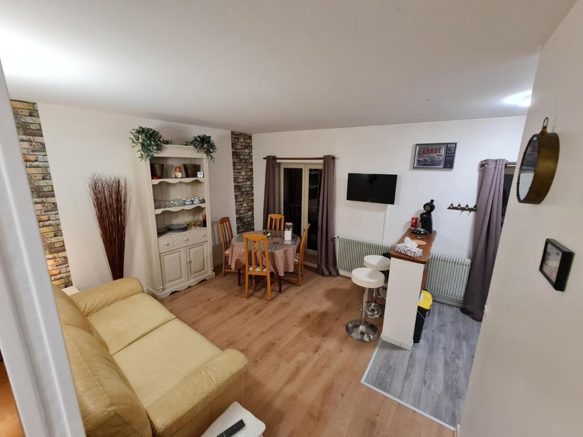 Apartamento Deux Pieces Terrasse Moret-sur-Loing Exterior foto